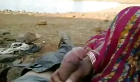 সুন্দরী বালিকা চোদা চোদি করা