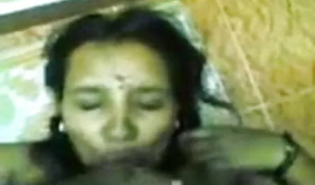 স্বর্ণকেশী সুন্দরি সেক্সি মহিলার চোদা চোদি বিডিও