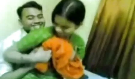 সলিগুড়া এর টেস্ট-পার্ট 1 মেয়েদের চোদা চোদি