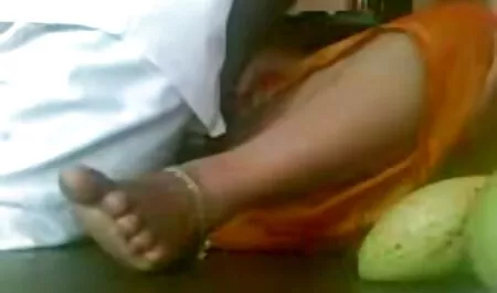 তিনে মিলে, দ্বৈত মেয়ে চোদা চোদি ছবি ও এক পুরুষ