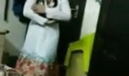 ইসাবেলা আঘাত পেয়েছিল বাংলাদেশী চোদাচোদি ভিডিও চমৎকার-আমার আপনার সাহায্যের জন্য আপনাকে ধন্যবাদ দেওয়া (2020)