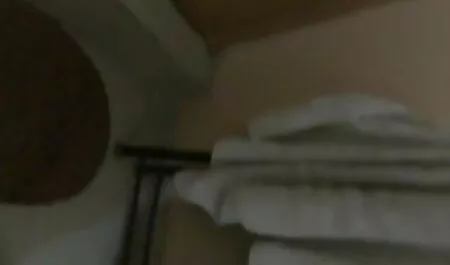 বড়ো বুকের বাংলাদেশি চোদা চোদি মেয়ের